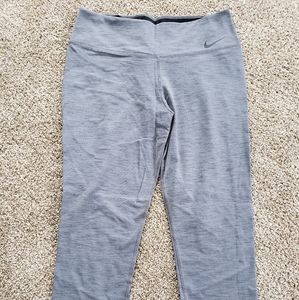 Womens Nike Crop Leggings